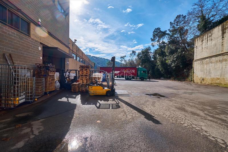 Foto eca51fb5-06d4-418b-979c-7250244bf1ee. Nau industrial a Dosrius poble Dosrius
