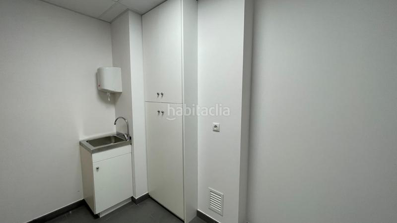 Foto b29aa70b-f6ee-437e-aab5-5f7961b94d89. Alquiler local comercial en calle narcis monturiol 48 local en primera planta en edifici mercat en Vilassar de Mar