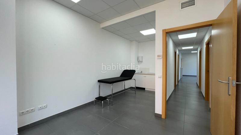 Foto c759ad66-52e2-4334-92f6-3b056d6bedd3. Location local commercial dans calle narcis monturiol 48 dans Vilassar de Mar