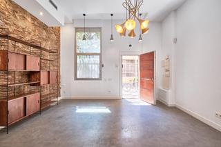 Maison jumelée  Tasso. Casa urbana reformada con encanto, patio, terraza y parking en d