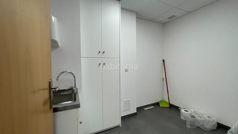 Foto 11a83398-d5b0-4cad-a1e4-a56e74e9d324. Alquiler oficina en calle narcis monturiol 48 local en primera planta en edifici mercat en Vilassar de Mar