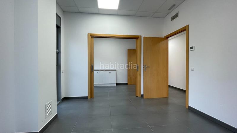 Foto 1513d3fd-dd74-4a64-ac25-44f794f3f85d. Lloguer oficina a calle narcis monturiol 48 a Centre Vilassar de Mar