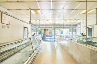 Haus  Rambla francesc macia. Vivienda de grandes dimensiones con local incluido en el centro