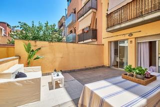 Alquiler Piso  Calle velazquez. Tu hogar en el centro, con una terraza que enamora.