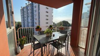 Location Appartement  Narcis monturiol. Alquiler temporal con vistas al mar y la montaña
