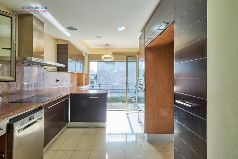 Foto 4ba8a020-ace6-432f-a123-ff723b469a71. Haus mit heizung parking pool in Alella