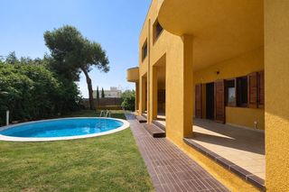 Xalet  Carrer villar grau. Casa con gran jard�n, piscina y m�ltiples espacios en sant pol d