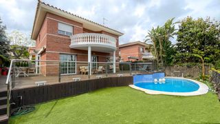 House in Vilassar de Dalt. Amplia casa con piscina, jardín y vistas al mar en vilassar de d