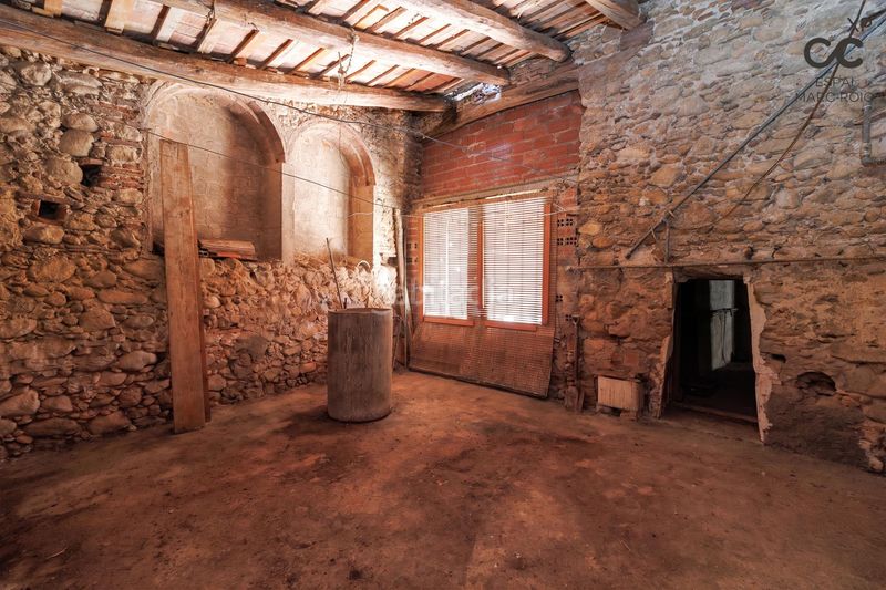 Foto a1a39ed2-d1ff-454a-81ab-74a32a7f49a7. Masia amb calefacció aparcament a Navata