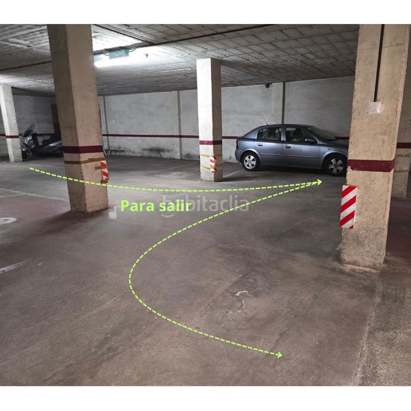 Foto 10f10997-6c8f-4c1c-b10a-fa4827142fa2. Parking coche doble beneficio! dos plazas de parking al precio de una en Figueres