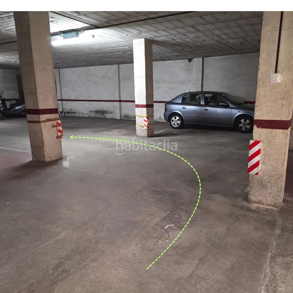 Foto 13bad367-90bb-4259-a9dc-7aac376c1d62. Parking coche doble beneficio! dos plazas de parking al precio de una en Figueres