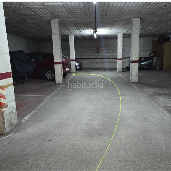 Foto 6ee439df-3caa-4bb9-a00a-ccc2f5b89840. Parking coche doble beneficio! dos plazas de parking al precio de una en Figueres