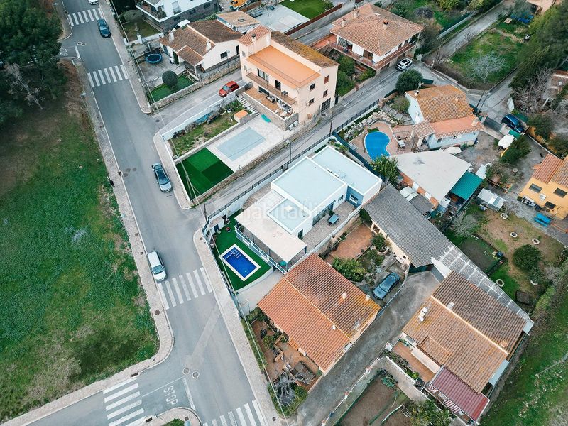 Foto bbf9bde2-e5da-4f01-b817-2dee838c98ec. Xalet amb calefacció aparcament piscina a Llers