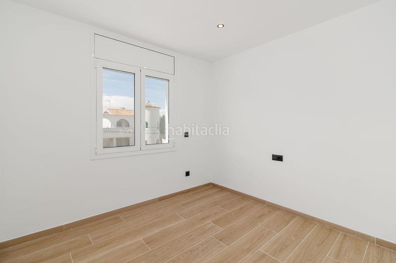 Foto 24b4ad83-a2ef-46c4-a61a-97b8426d6e41. Apartament amb calefacció aparcament a Muga - Gran Reserva - Badia Empuriabrava