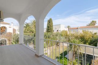 Apartament a Muga - Gran Reserva - Badia. Apartamento para estrenar a 150m de la playa  con terraza, parki