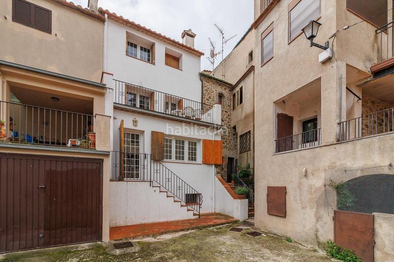 Foto 7e732572-da38-4182-b46e-698eb5e696fd. Casa adossada amb calefacció aparcament a Maçanet de Cabrenys