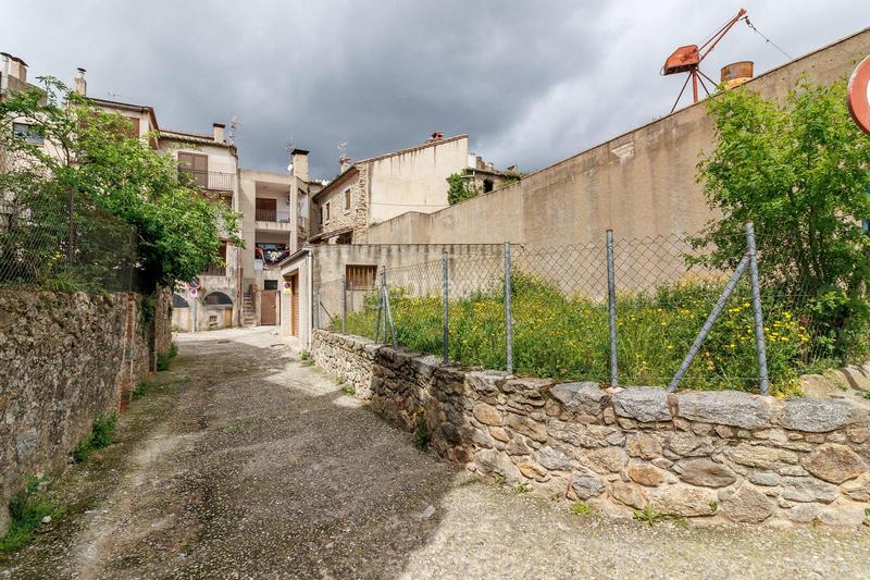 Foto f79685ae-62d8-4386-9753-19c1228dc6f4. Casa adossada amb calefacció aparcament a Maçanet de Cabrenys