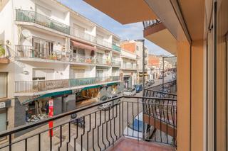 Appartement  Mare de deu de montserrat. Piso amplio y con posibilidades en el centro de roses!