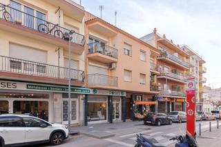 Appartement  Mare de deu de montserrat. Piso amplio y con posibilidades en el centro de roses!