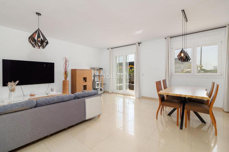 Foto 43849312-eba9-46db-aef0-f971e2224670. Casa bifamiliare con riscaldamento parcheggio piscina in Castelló d´Empúries