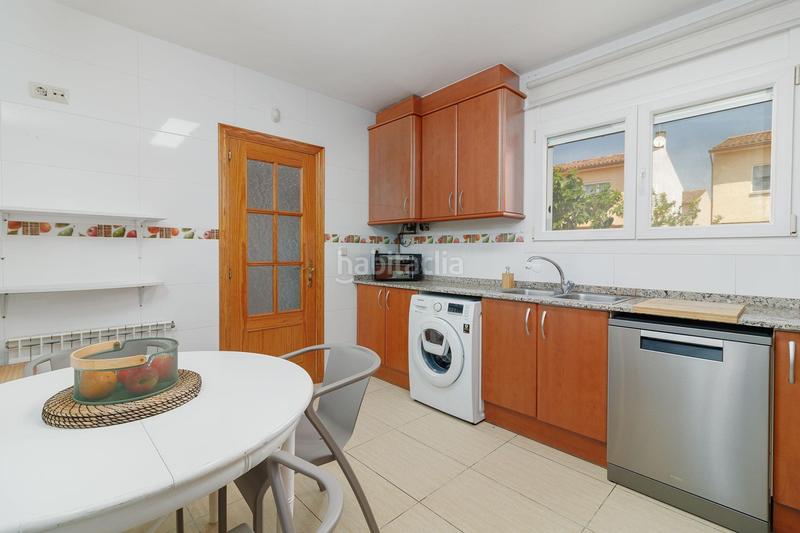 Foto 843019ea-da7a-4bb1-a209-1b03ab539a59. Casa bifamiliare con riscaldamento parcheggio piscina in Castelló d´Empúries