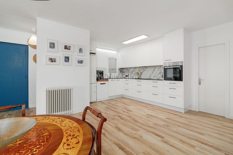 Foto ceb21c1b-2ded-4bd8-8430-ca9e15ad8198. Pis amb calefacció a Centre Figueres