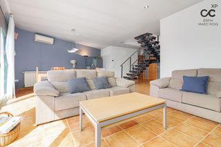 Dachwohnung in Portbou. Dúplex con encanto en portbou vistas panorámicas, historia y ren