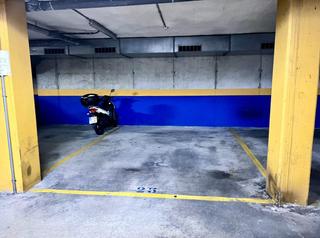 Aparcament cotxe a Poble Nou-Olivar Gran. Parking en vila jard de figueres