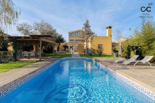 Appartement à Vilamalla. Piso con terraza y piscina comunitaria en vilamalla