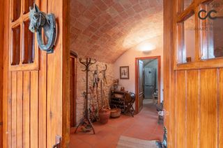 Country house in Boadella i les Escaules. Casa rústica de montaña con jardín y terraza orientada al sur