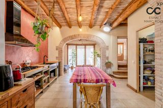 Country house in Fortià. Casa ecológica y sostenible con jardín de 745 m2, doble vivienda