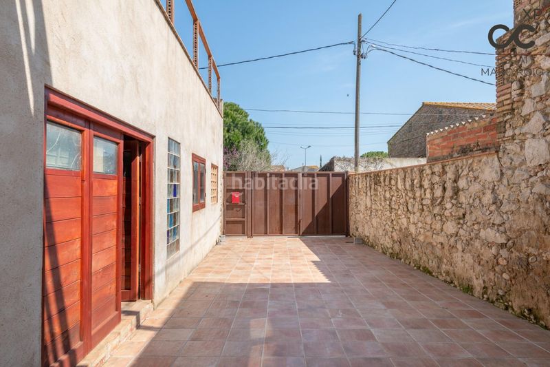 Foto 3e5974af-6c40-47b4-89ca-93737277d793. Masia amb aparcament a Fortià