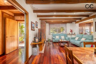 Haus in Olot. Calidez, luz y vida la casa que te enamorará en bonavista