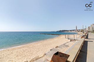 Piso en Sant Antoni. Primera línea de mar con amplitud y potencial en sant antoni de