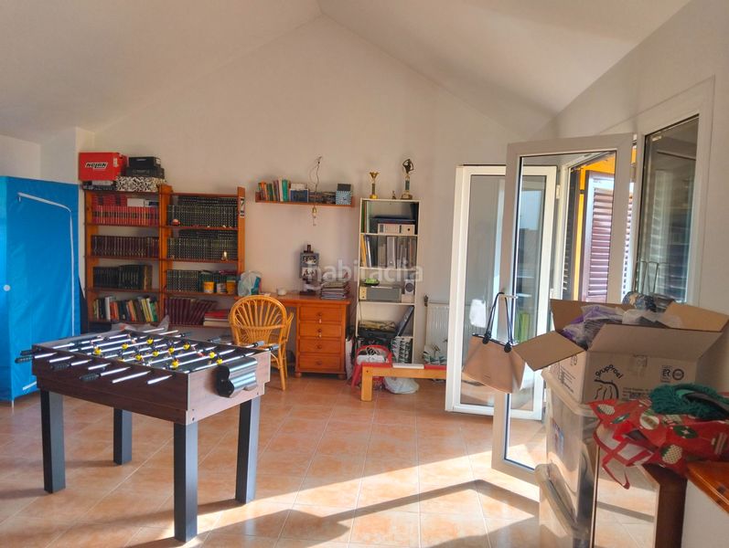 Foto ccaaac07-5600-4c1f-9c6b-ef21b533e5cf. Casa adossada amb piscina a Riba - roja de Túria