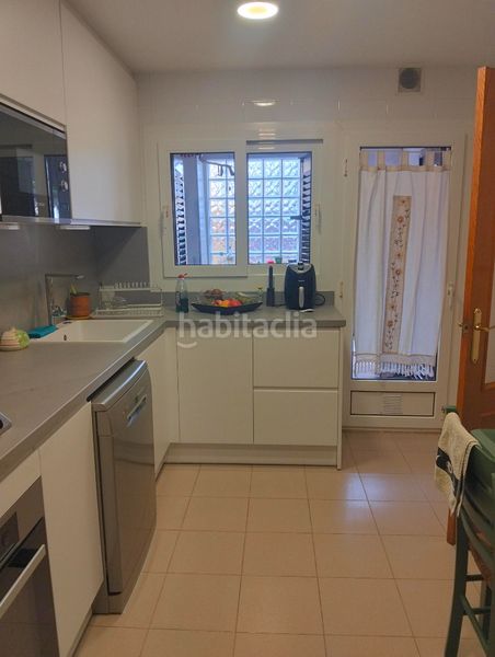 Foto ecac9f8c-16bd-465c-b39f-74ce88ba0f7c. Casa adossada amb piscina a Riba - roja de Túria