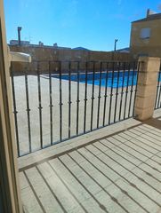 Location Appartement à Vilamarxant. Piso de 3 habitaciones con piscina y garaje en el centro de vila