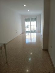 Lloguer Pis a Vilamarxant. Piso de 3 habitaciones con piscina y garaje en el centro de vila