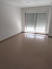 Location Appartement à Vilamarxant. Piso de 2 habitaciones con terraza privada, garaje y trastero en