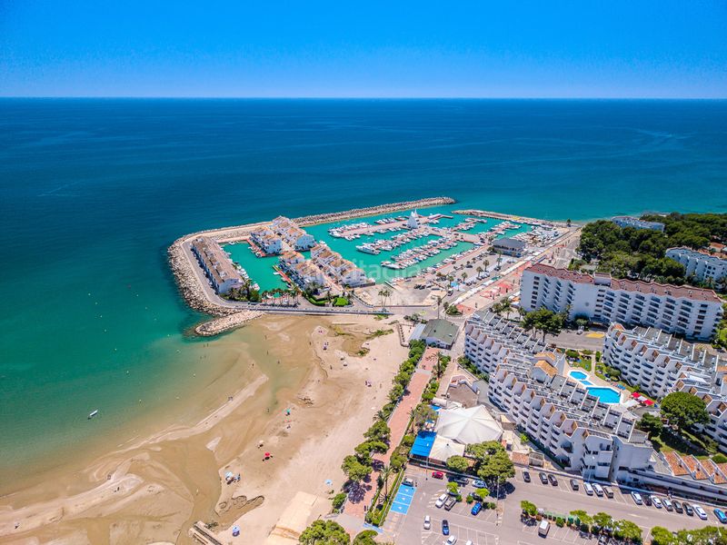 Foto cc751d2d-f73b-4855-a67e-2102b362d2cd. Xalet amb calefacció aparcament piscina a Alcossebre