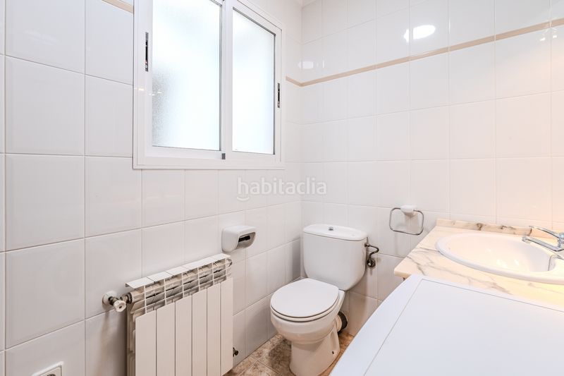 Foto ca74eb64-80a3-4b49-a606-529d7f2dd544. Xalet amb calefacció aparcament a Ampolla (L´)