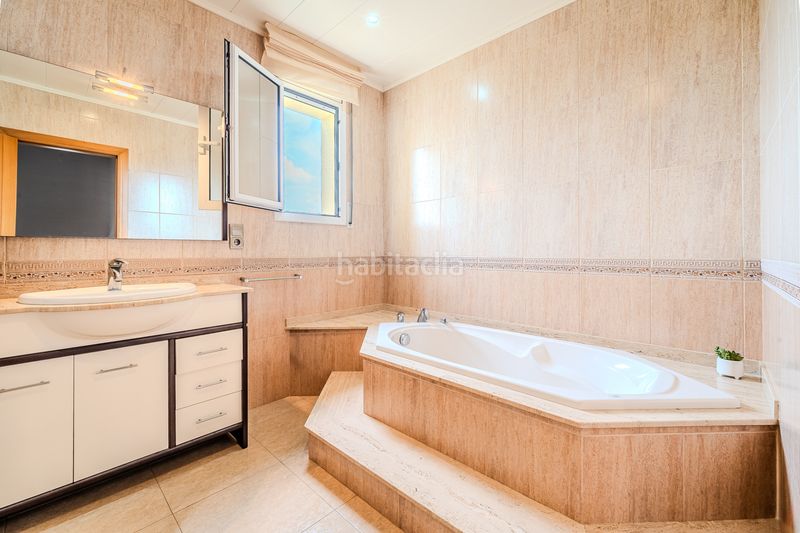 Foto fea391b3-6bad-44c6-a64e-5bb9e3428356. Xalet amb calefacció aparcament piscina a Deltebre