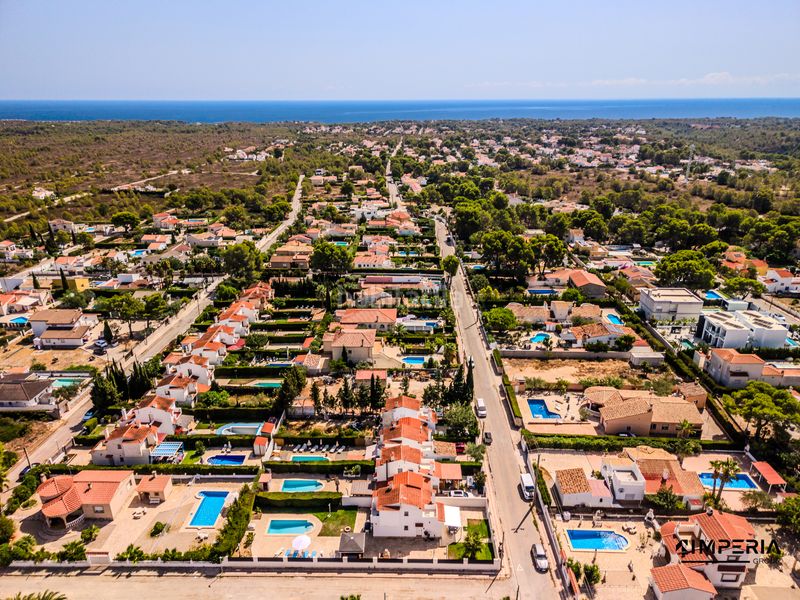 Foto 3fb51a84-3fd3-4e95-8800-37b9e2e8a0e3. Xalet amb piscina a Les Tres Cales Ametlla de Mar (L´)