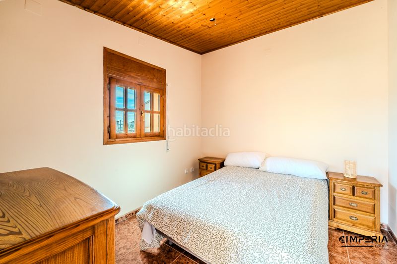 Foto f6289219-5d1d-4970-8513-4fc65a495fe9. Xalet amb aparcament a Deltebre