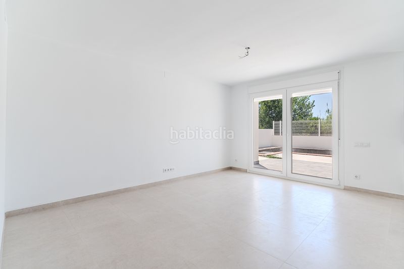 Foto 63d88844-1653-4c3e-88b3-74a116a4e52a. Casa adossada amb calefacció piscina a Deltebre