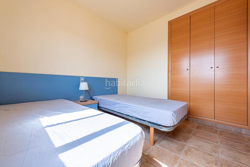 Foto 283c01e5-c791-4ff4-aca1-74f7590c09a9. Casa pareada chalet esquinero con vistas al mar en la preciosa urbanización de riumar en Deltebre