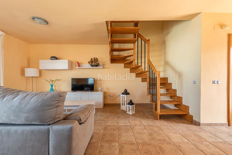 Foto 64173a59-9a55-4677-b0d0-8870efde6e92. Casa pareada chalet esquinero con vistas al mar en la preciosa urbanización de riumar en Deltebre
