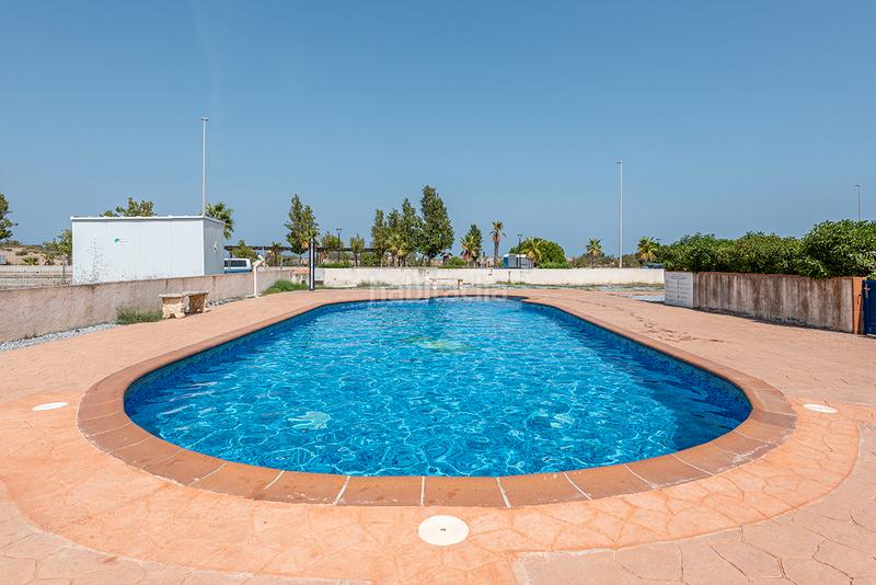 Foto 9311c33c-b7e2-464a-bf13-d17a2862bb41. Casa pareada chalet esquinero con vistas al mar en la preciosa urbanización de riumar en Deltebre