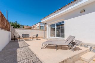 Chalet à Alcanar. Chalet reformado a un paso del mar en serramar, alcanar