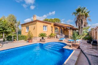 Xalet a Les Tres Cales. Chalet con espectacular parcela